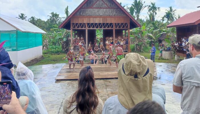 Promosi Wisata Budaya Mentawai Berbuah Hasil, Kapal Pesiar Asing Datang Bawa Ratusan Wisatawan