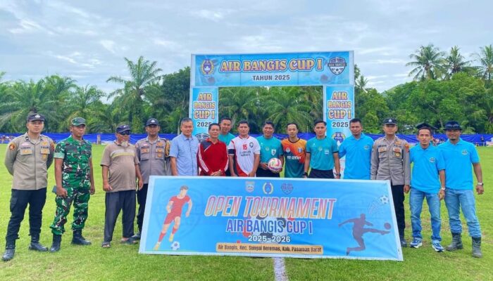 Turnamen Sepak Bola Air Bangis Cup I Sungai Beremas Resmi Ditabuh