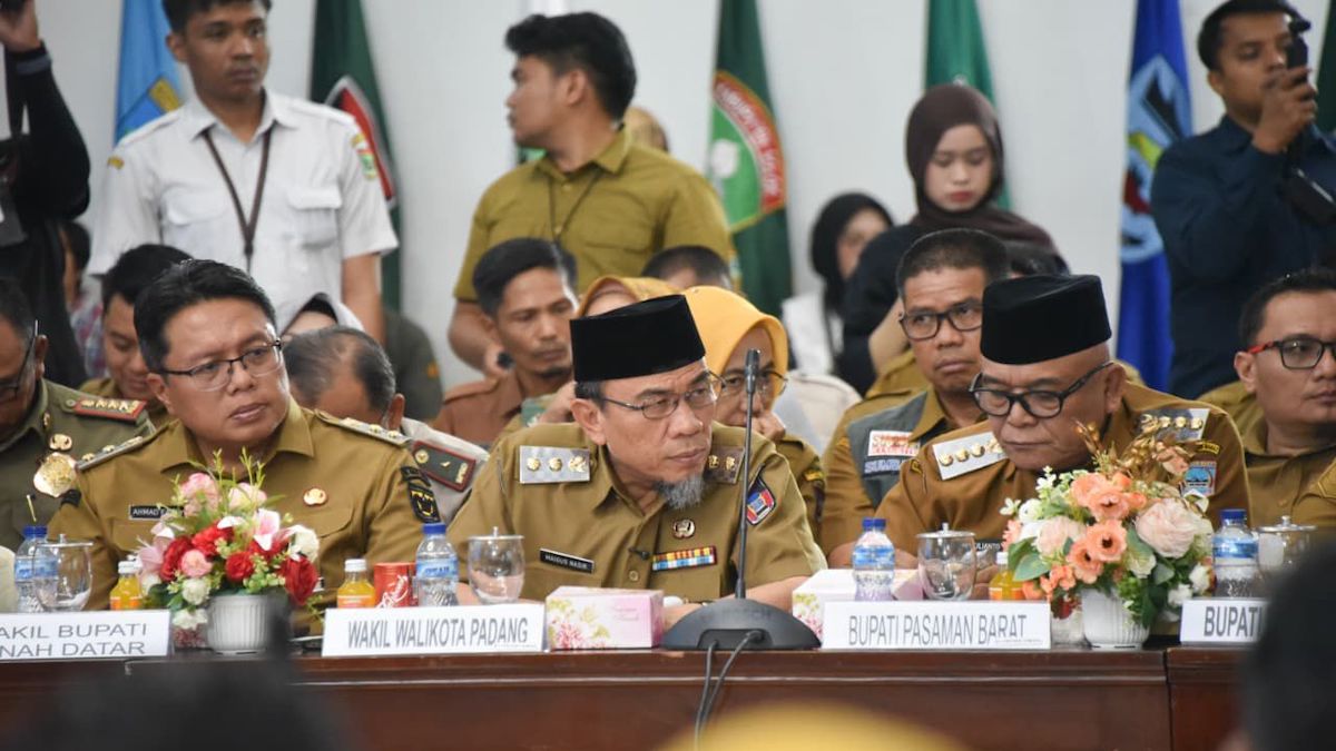 Wawako Padang Maigus Nasir hadir dalam diskusi rehab-rekon pascabencana bersama Mendagri di Auditorium Gubernur. (dok. istimewa)