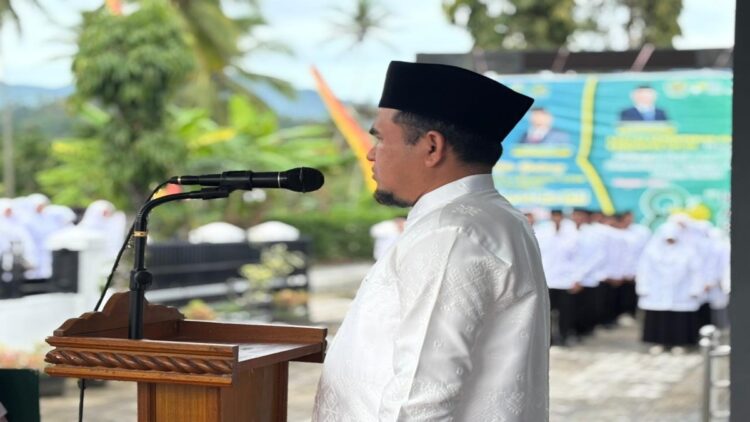 Wabup Solok memimpin upacara HAB Kemenag ke-80. (Foto: Diskominfo Kabupaten Solok)