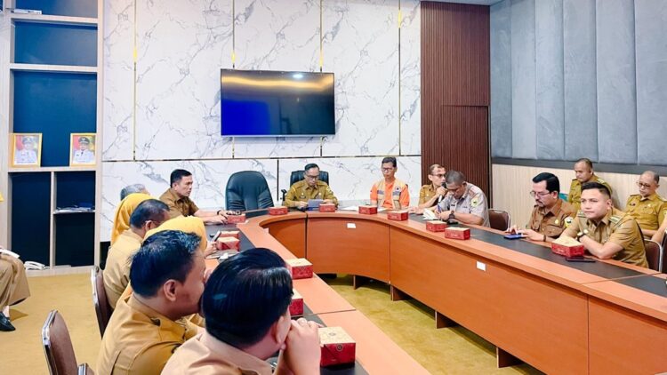 Pemkab Solok melakukan rapat evaluasi penanganan bencana. (Foto: Diskominfo Kabupaten Solok)