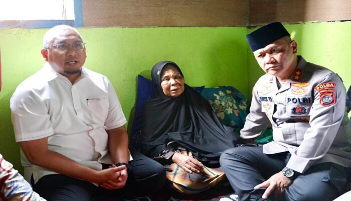 Kunjungi Nenek Saudah, Andre Rosiade dan Kapolda Sumbar Jamin Keamanan Korban serta Usut Tuntas Tambang Ilegal