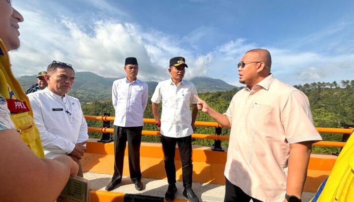 Tinjau Pembangunan Jalan Aia Dingin, Andre Rosiade Desak Pemkab Solok Tuntaskan Pembebasan 292 Rumah