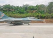 TNI AU Sukses Uji Coba Pendaratan F-16 dan Super Tucano di Tol Lampung