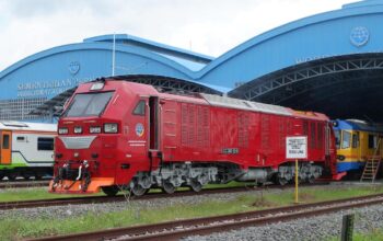 : Direktorat Jenderal Perkeretaapian (DJKA) Kementerian Perhubungan menyiagakan personel dan alat berat di sejumlah titik rawan bencana guna mengawal kelancaran arus mudik Idulfitri 1447 H. Langkah ini difokuskan pada wilayah dengan potensi banjir, tanah labil, dan longsor, khususnya di Jawa Tengah dan Daerah Istimewa Yogyakarta. (Foto: Humas Kemenhub)