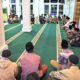 Gubernur Mahyeldi itikaf di Masjid Bersejarah. (dok. istimewa)