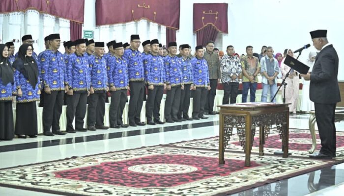 Gubernur Lantik 65 Kepala Sekolah di Sumbar, Titip Tugas untuk Pembentukan Karakter