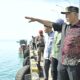 Gubernur Mahyeldi mengecek kondisi Pelabuhan Teluk Tapang. (dok. istimewa)