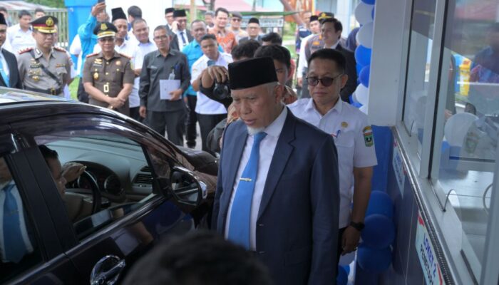 Gubernur Resmikan Samsat Drive Thru Langsek Manih, Permudah Warga Bayar Pajak di Sijunjung