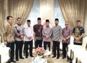Gubernur Mahyeldi Serahkan Rekomendasi Seminar Wakaf Internasional kepada Menteri Agama RI