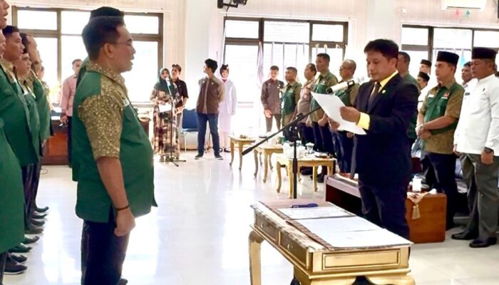 Hamdanus Tekankan Database Atlet Terintegrasi saat Lantik Pengurus KONI Pasaman