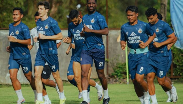 Starting Line Up Arema FC vs Semen Padang FC: Duel Sengit di Kanjuruhan