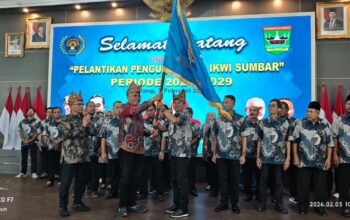 Pelantikan pengurus PWI-IKWI Sumbar 2024-2029. (dok. istimewa)