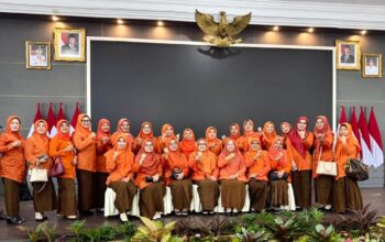 Pengurus IKWI Sumbar foto bersama usai pelantikan. (dok. istimewa)