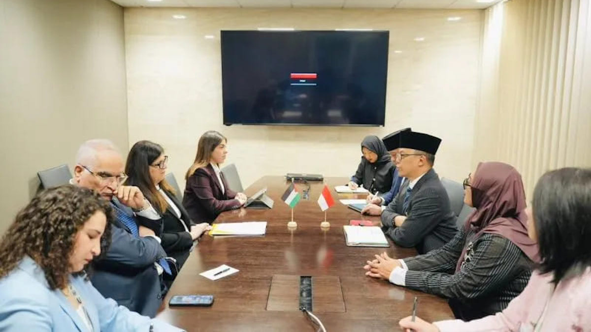 : Menteri Luar Negeri RI Sugiono melakukan pertemuan bilateral dengan Menteri Luar Negeri Palestina dan Ekspatriat Palestina, Varsen Aghabekian Shahin, di sela-sela High-Level Segment Sidang ke-61 Dewan HAM PBB di Jenewa, Swis, Senin (23/2/2026). (Foto: Kemlu RI)