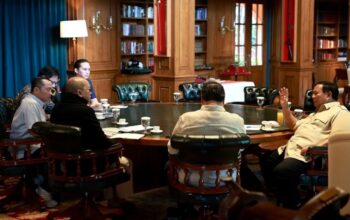 Ratas Presiden Prabowo di Hambalang bersama sejumlah menteri. (dok. istimewa)