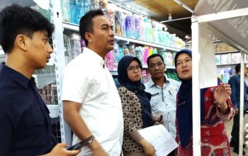 Satgas Saber Pangan mengecek ketersediaan pangan pada sejumlah minimarket di Pasbar. (dok. istimewa)