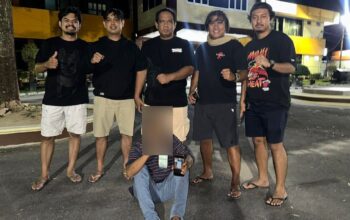 Tim Klewang amankan pelaku togel di kawasan Jati Adabiah, Kecamatan Padang Timur, Kota Padang. (dok. istimewa)
