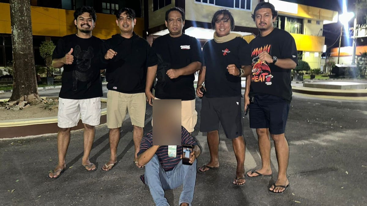 Tim Klewang amankan pelaku togel di kawasan Jati Adabiah, Kecamatan Padang Timur, Kota Padang. (dok. istimewa)