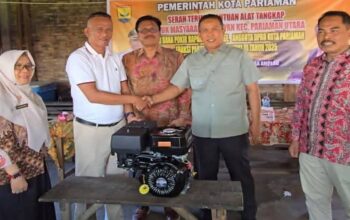 Wawako Pariaman serahkan alat tangkap ikan untuk nelayan. (dok. istimewa)