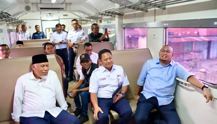 Naik Kereta Bersama, Andre Rosiade, PT KAI dan Gubernur Sumbar Matangkan Rencana Commuter Line Padang