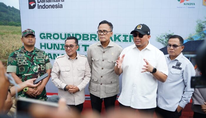 Andre Rosiade dan Dony Oskaria Groundbreaking Hunian Tetap Danantara untuk Korban Bencana di Tanah Datar