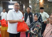Andre Rosiade Bagikan 1.000 Paket Sembako di Batang Arau, Warga Terbantu Sambut Ramadhan