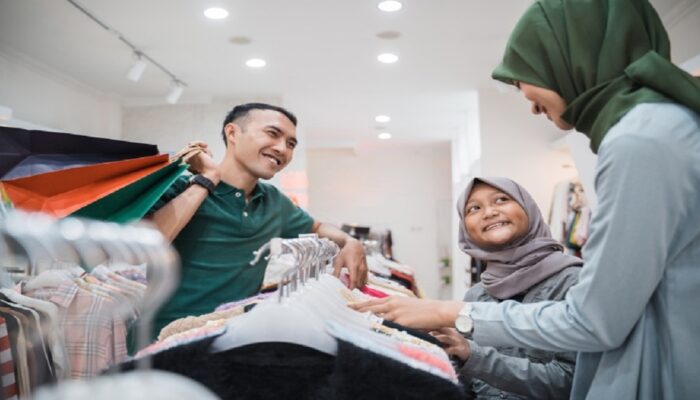 Tips Belanja Pakaian saat Ramadhan: Pilih Model Timeless agar Hemat dan Stylish