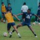 Latihan pemain Semen Padang FC sebelum berangkat ke Yogyakarta untuk laga away menghadapi PSBS Biak. (dok. istimewa)