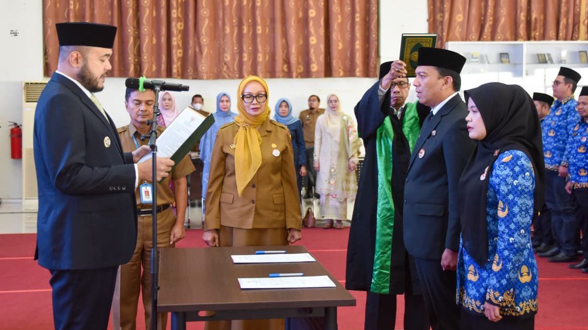 Pelantikan Pejabat Tinggi Pratama dan Kepala Sekolah di lingkup Pemko Padang. (dok. Prokopim)